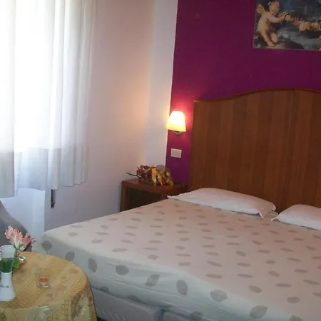 Alba Hotel 3*
